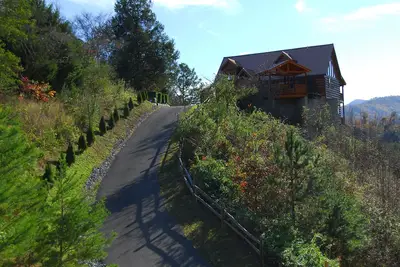 Image de Cabine privée dans un quartier calme-Vue-Bbq Deck-Theater-Game-Billiard Rm-Hot Tub