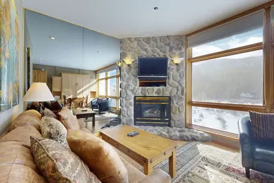 Image de Marchez sur les pistes de ce condo rénové dans un emplacement idéal