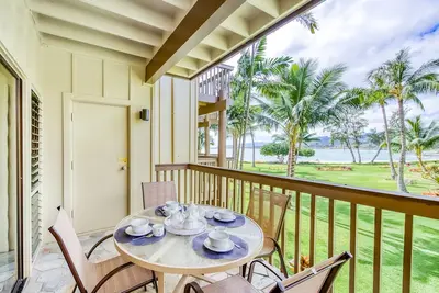 Image de Condo relaxant avec une vue magnifique sur l'océan, piscine partagée et plus encore!