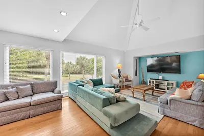 Image de Spinnaker remodelé! Animaux acceptés, marche à l'océan, piscines, golf, salle à manger!