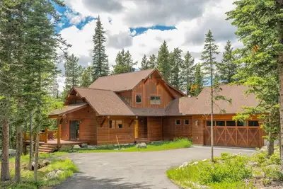 Spacieux haut de gamme ski in / out maison familiale w / bain à remous et des vues!