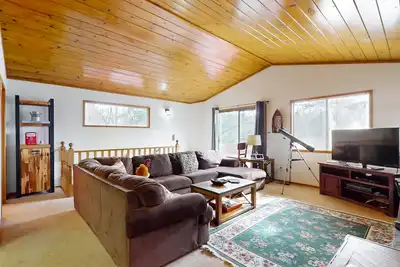 Image de Nouvelle Liste! Cabine confortable w / espace extérieur près des bois, lac, activités saisonnières