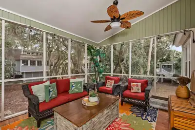 Image de Lumineux, Cottage Mise à jour! Bike to Plages! 10 personnes!