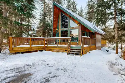 Image de Chalet chien-amical avec de superbes vues et sauna, près des pistes