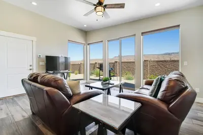 Image de Condo Moab confortable avec terrasse et vue - à proximité d'Arches et du centre-ville