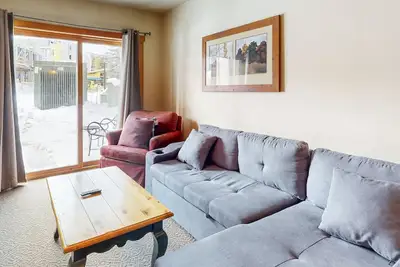 Image de Nouvelle Liste! Studio confortable avec piscine commune, bain à remous, sauna et salle de sport