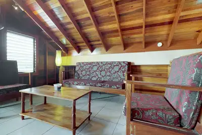 Image de Nouvelle Liste! Grand espace w / véranda privée et à 10 minutes à pied de la ville!