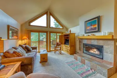 Image de Grand condo avec vue sur le domaine skiable, bain à remous commun - à pied des pistes