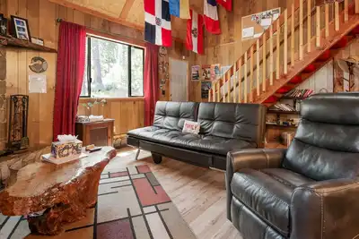 Image de Canyon Cabin - 2br / 2ba / WiFi / Netflix / 2 heures de location de vélo / kayak Gratuit