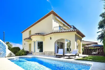 Image de Maison de vacances privée avec climatisation, Wifi, piscine privée, Tv, patio, parking