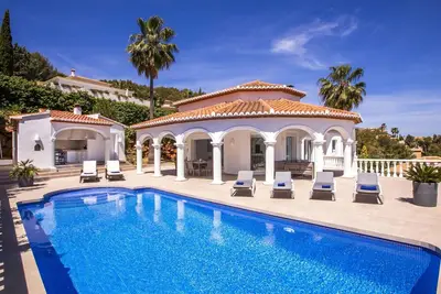 Image de Maison de vacances privée avec climatisation, piscine privée, Wifi, Tv, patio, vue panoramique