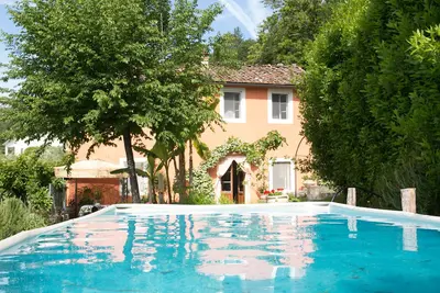 Image de Very private villa, pool, 12 km to Lucca, walk to restaurant, amazing views