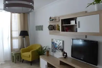 Image de Bel appartement près de la mer. Bas avec 3 chambres. Fibre optique gratuite