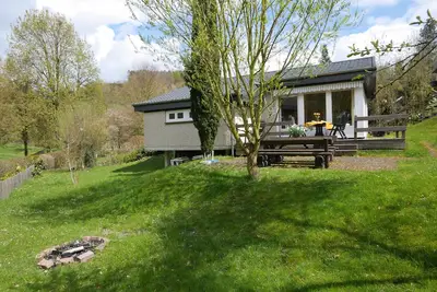 Image de Bungalow indépendant - jardin de 540 m² - à seulement 60 mètres des rives du lac Hennese
