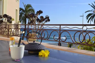 Image de La Terrasse du Soleil: 3ch, terrasse face plage, proche ctre historique &commerces