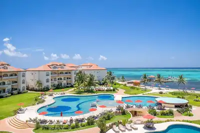 Image de 5 étoiles Beach Front Luxury Resort Grand Caribe * récemment mis à jour * vélos Gratuits!