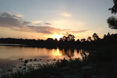 Image de 4/2. 5 maison de piscine d'eau salée au bord du lac