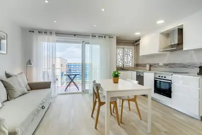 Image de Appartement avec piscine et terrasse vue mer