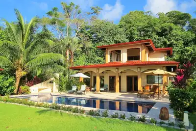 Image de Oceanview Dans La Jungle Primaire! 3 maîtres! Gated. RIVIÈRE PRIVÉE Et Cascades.