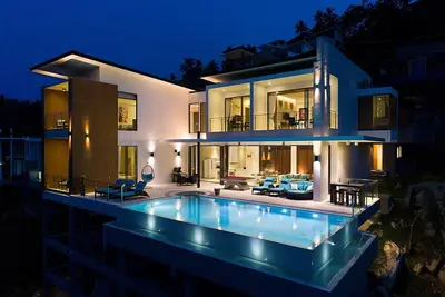 Image de Villa avec piscine et vue sur la mer
