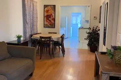 Image de Belle maison de 2 chambres à Burbank