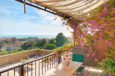 Image de Suite panoramique - San Vincenzo - 6 minutes à pied de la mer