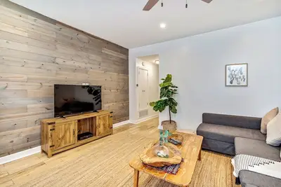 Image de Lumineux + confortable! 6 couchages! Chef-d'œuvre de Fishtown! Parking gratuit dans la rue!
