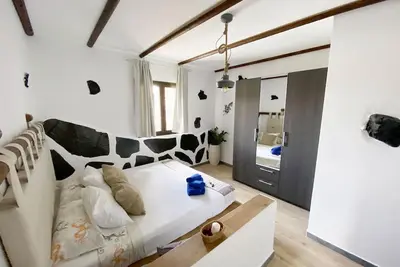 Image de Suite lumineuse avec terrasse