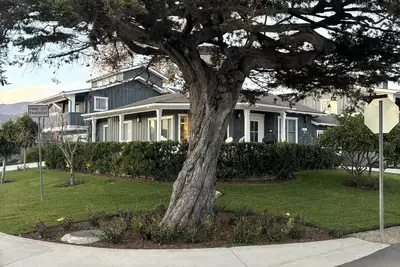 Image de Superbe Carpinteria Beach House Ă pied du sable