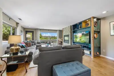 Image de Cottage moderne avec vue, intimité et jacuzzi