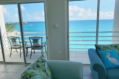Image de Superbe plage Fr. Penthouse / Nouveau Furn. / Rainbow Club