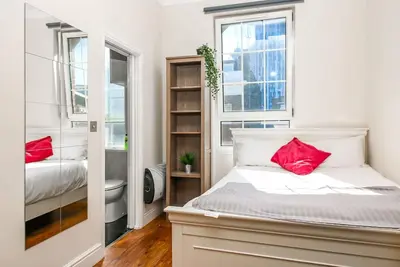 Image de Chambre privée avec salle de bains privative @ Liverpool street, Brick Ln