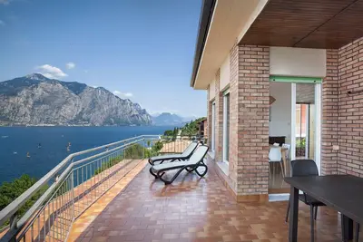 Image de Apartment Windows On The Lake