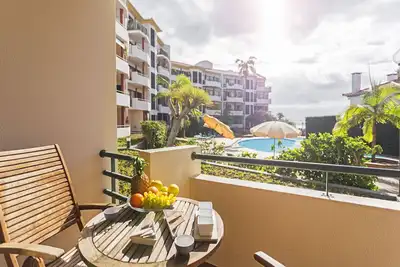 Image de Balcons de Funchal I, vacances en ville.