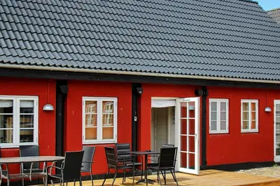 Image de Maison de vacances pour 4 a Aakirkeby-By Traum