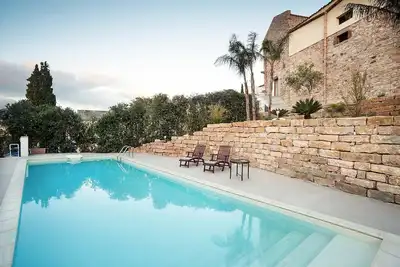 Image de Charming house with shared pool - Titi