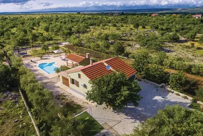 Image de Superbe maison de 2 chambres à Biograd