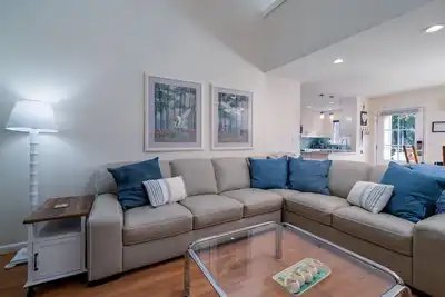 Image de -Famille 3br Tarpon Pond Cottage! Cartes équipement! Près de la plage / piscine / Go