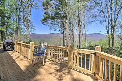 Image de «Summit Splendor» Smoky Mountain Cabin w / Views!