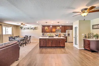 Image de Lake Havasu Home w / Private Pool by London Bridge!