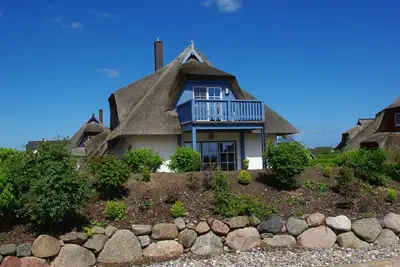 Image de Family-friendly house under thatch for 6 people + 1 child, pets allowed