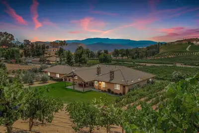 Image de Distance de marche de Leoness Winery! 5 minutes ou moins de tous les vignobles de Temecula
