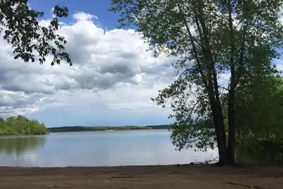 Image de Camp privé de 300 pieds du bord du lac