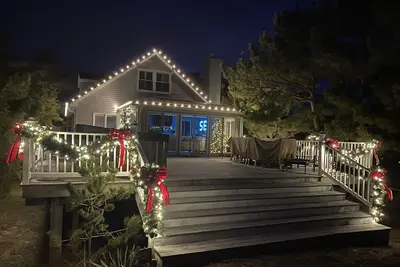 Image de Bayfront Cottage avec des vues spectaculaires
