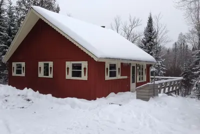 Image de Cozy, confortable, chalet de ski rustique au pied de Ski Brule montagne de ski