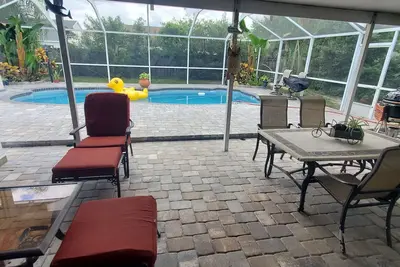 Image de Nouveau 3br Apollo Beach House w / Pool et 8 personJacuzzi!