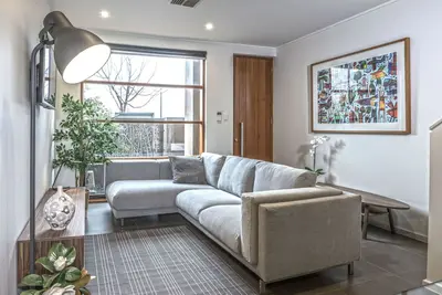 Image de Luxe❤️City Fringe, Wifi Gratuit, Netflix, Parking, maison près de Adelaide Oval & Cbd