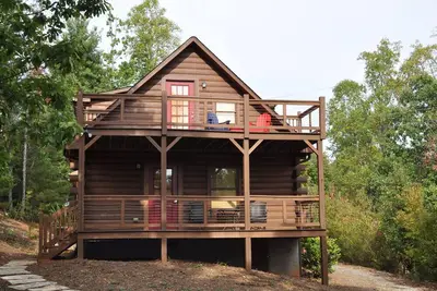 Image de Profitez de la sérénité - Privé et confortable mais proche de tout!