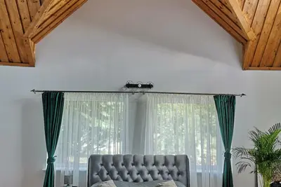 Image de Villa accueillante et familiale de 300m² avec barbecue et nature