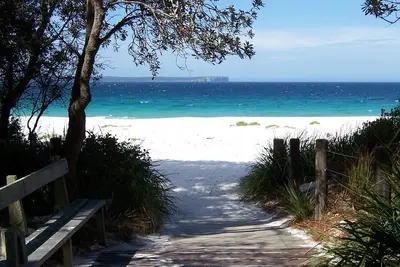 Image de Treehouse, Vincentia - 5 min à pied de la plage